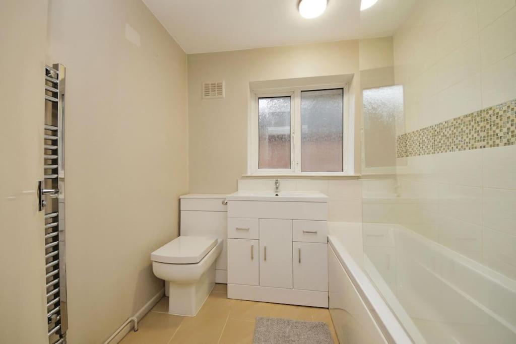Beautiful Home Close To Town Free Netflix, Wifi Solihull Exterior foto